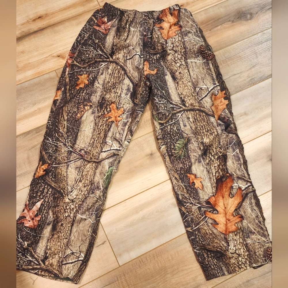 Men's Medium Camouflage Pants water resistant
